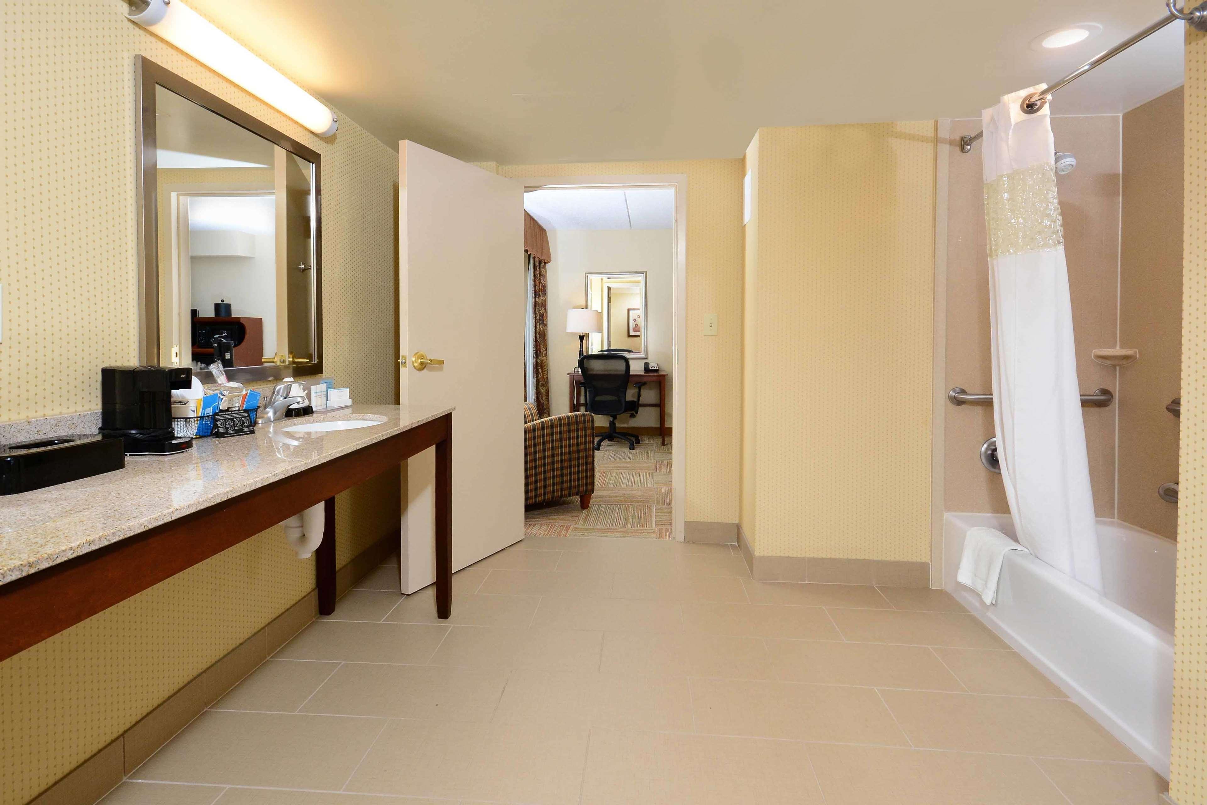Hampton Inn Raleigh Capital Blvd North Eksteriør bilde