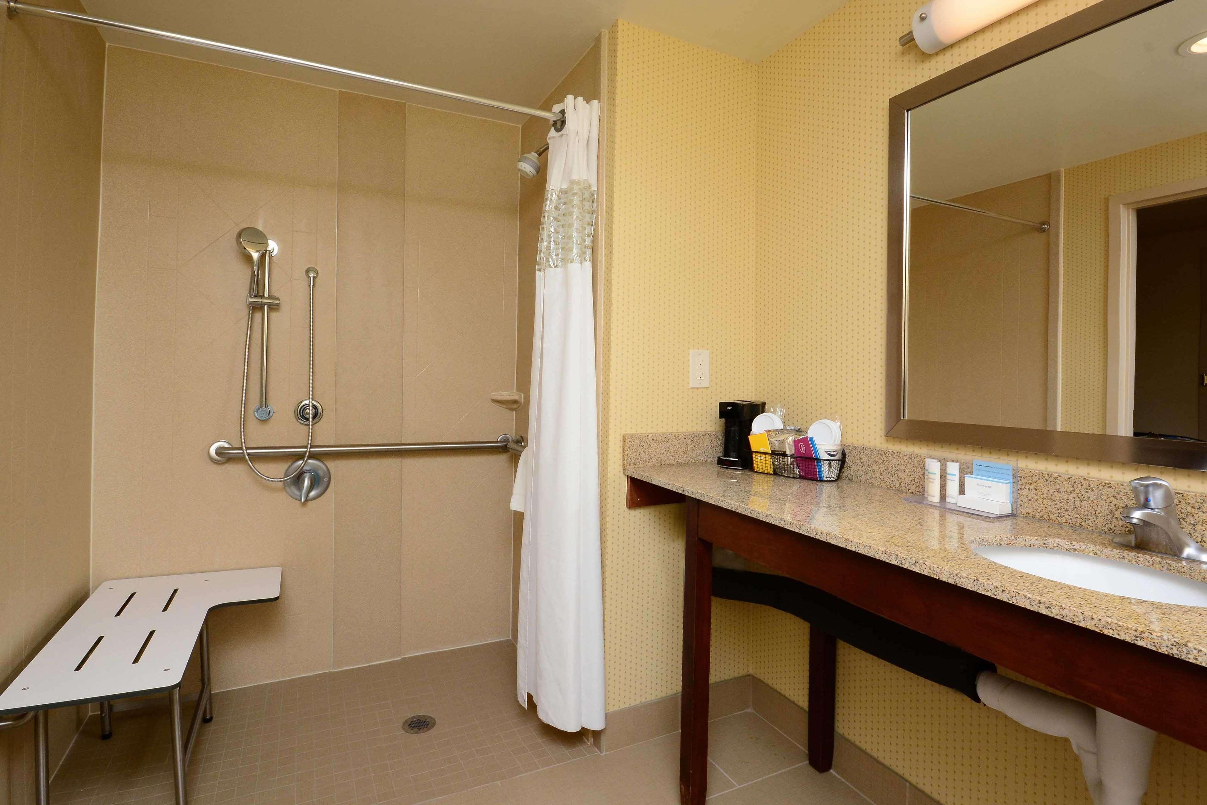 Hampton Inn Raleigh Capital Blvd North Eksteriør bilde