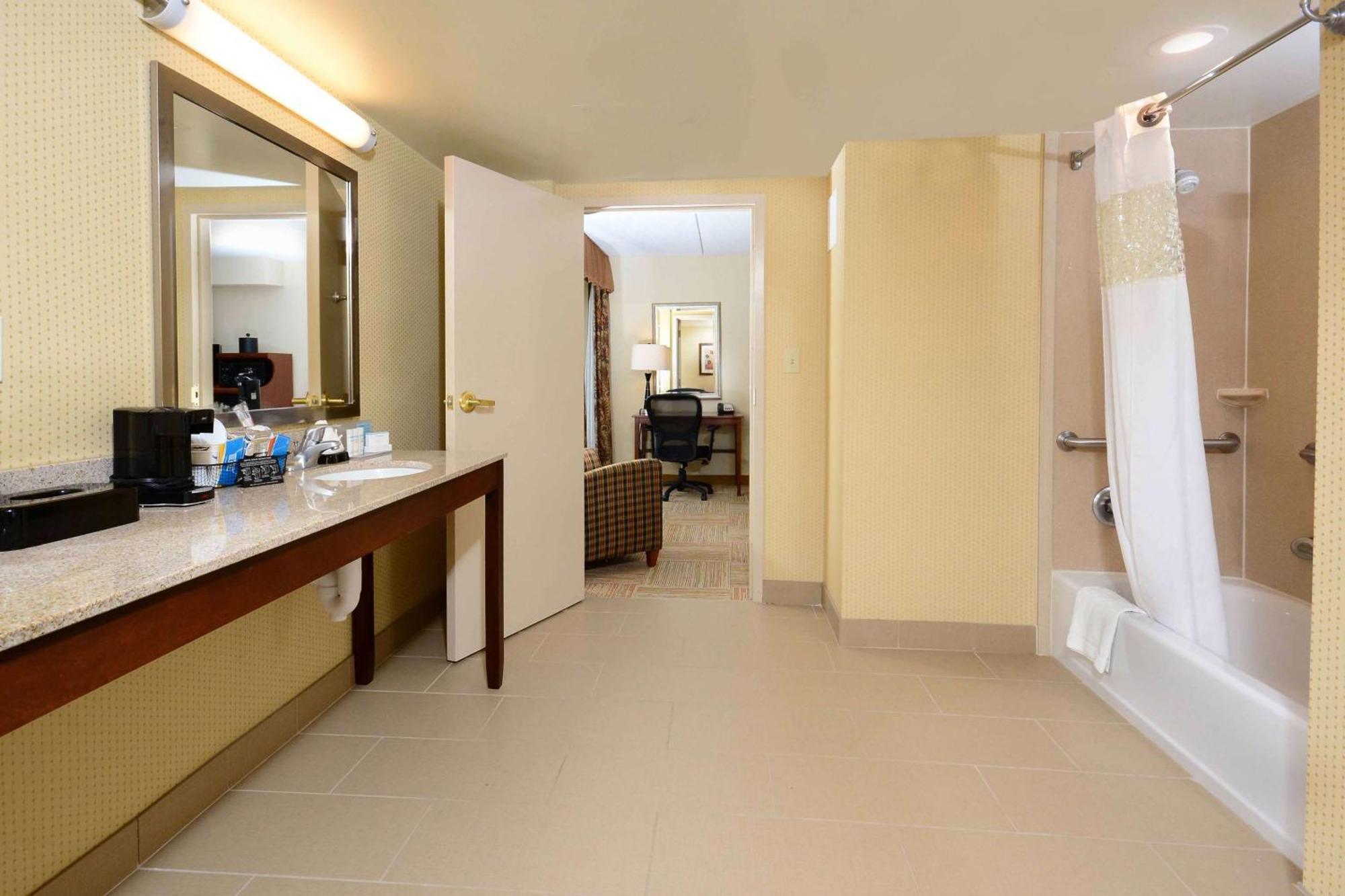 Hampton Inn Raleigh Capital Blvd North Eksteriør bilde