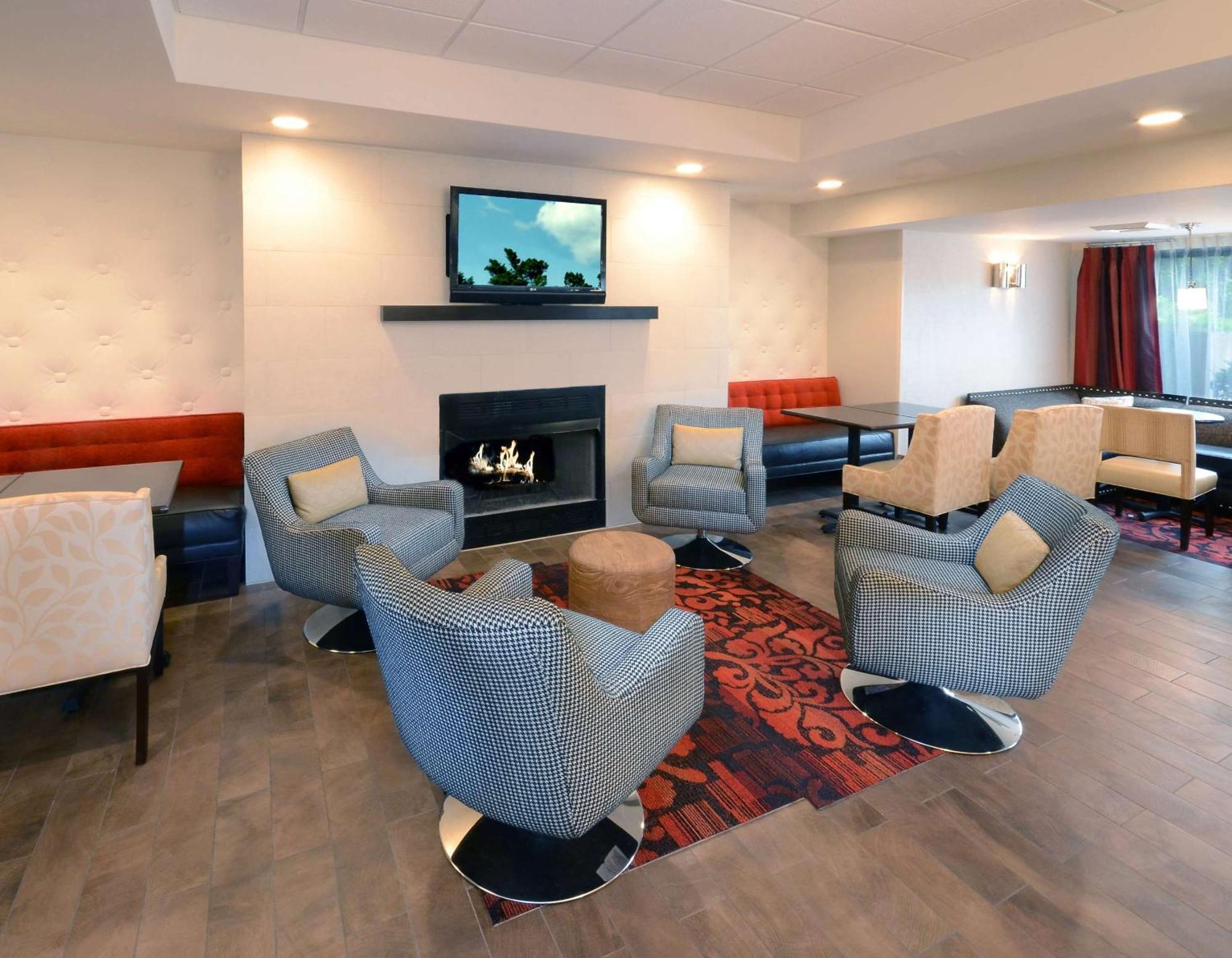 Hampton Inn Raleigh Capital Blvd North Eksteriør bilde