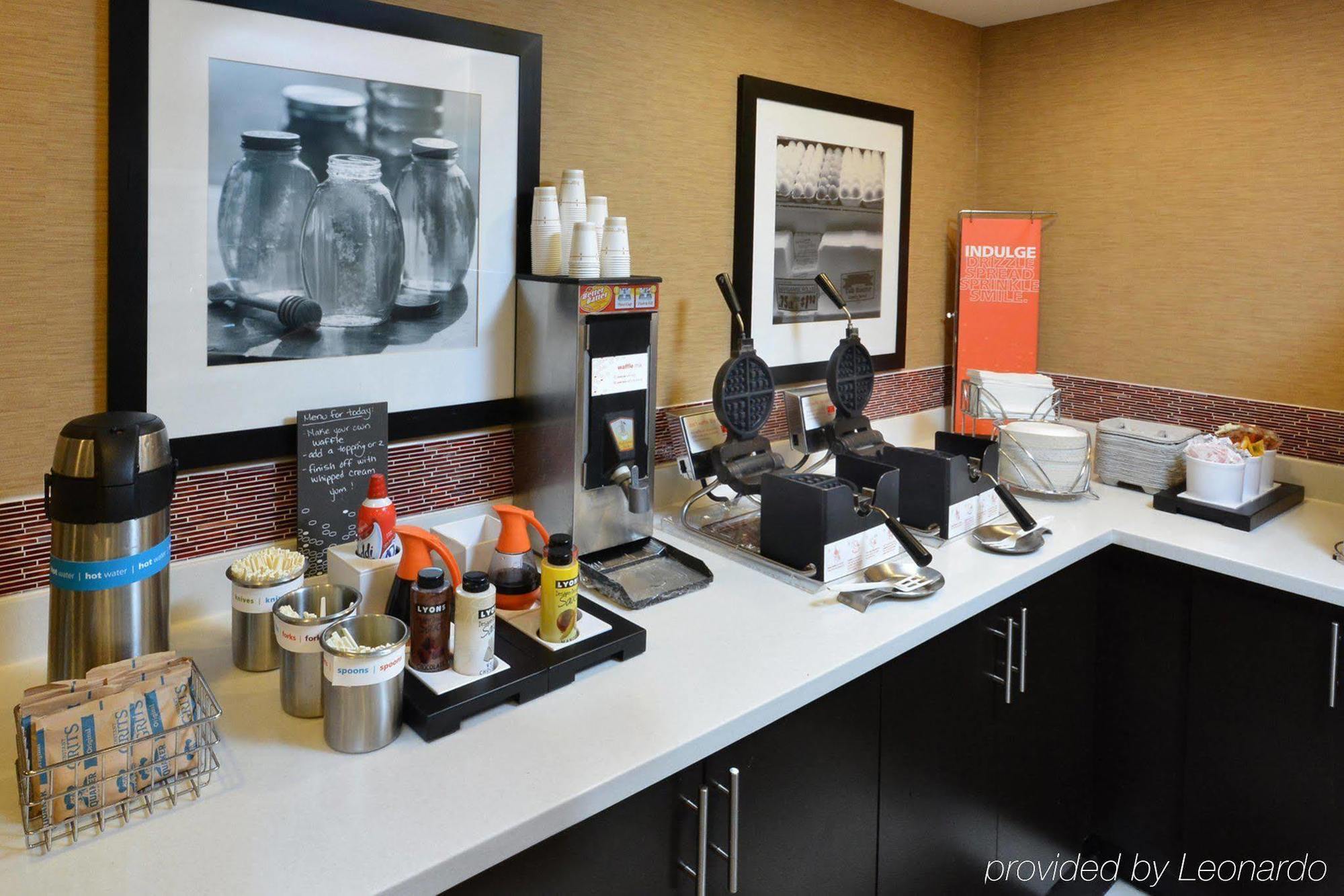 Hampton Inn Raleigh Capital Blvd North Eksteriør bilde