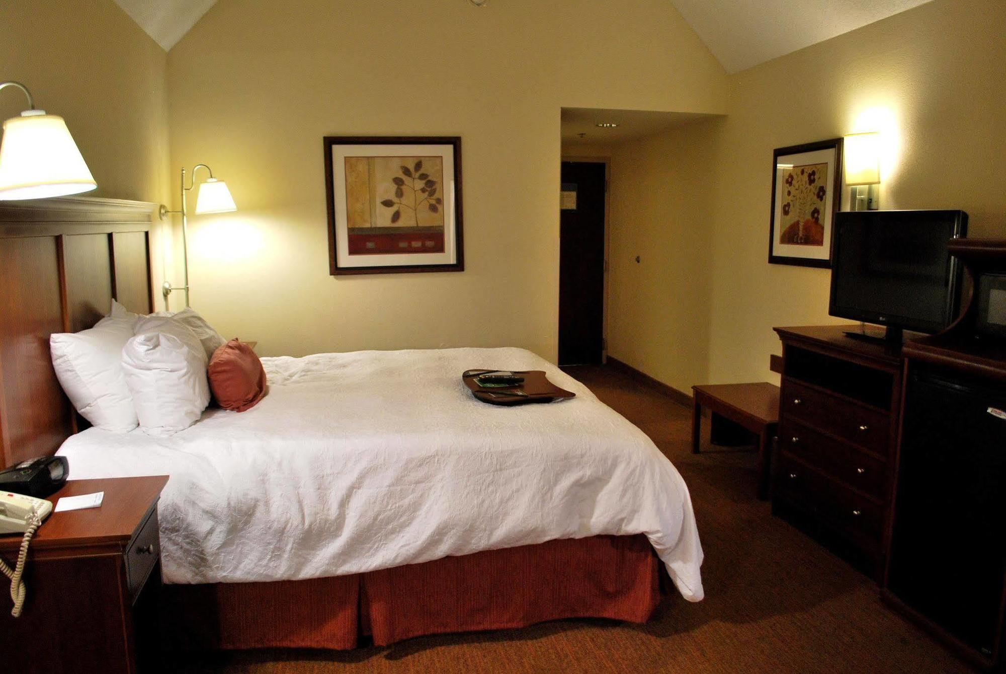 Hampton Inn Raleigh Capital Blvd North Rom bilde